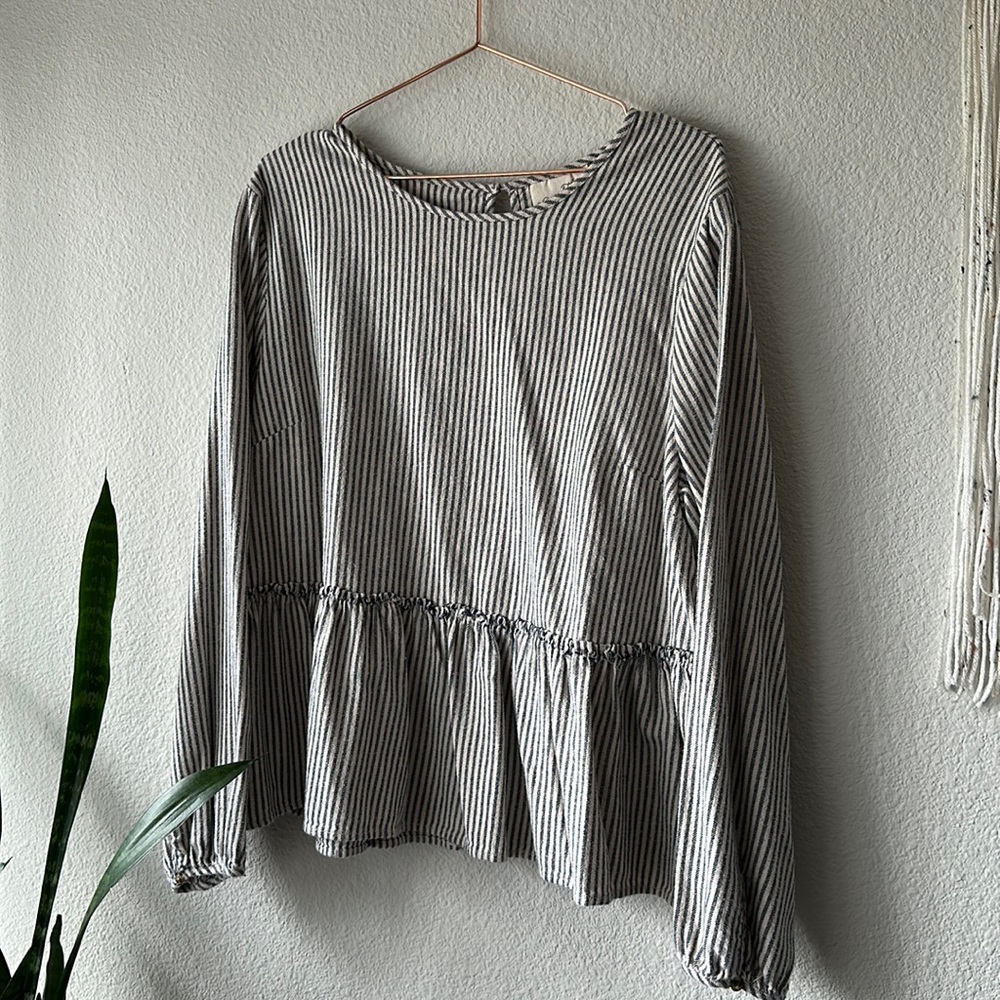 Universal threads striped peplum long sleeve top